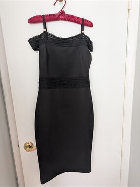 Jessica Simpson Black Off-Shoulder Crochet-Trim Midi Dress